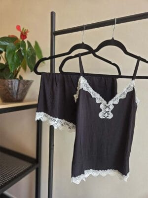 ROMANCE-BLK-1